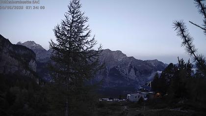 Kandersteg › Ost: Doldenhornhütte