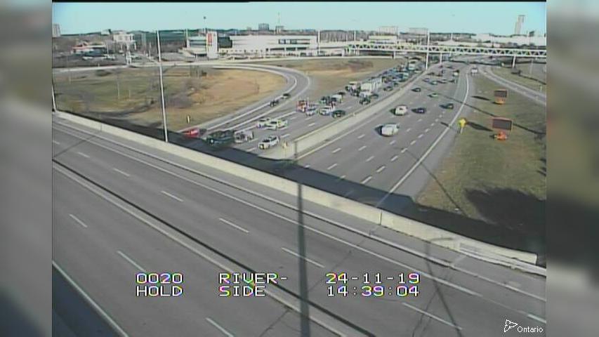 Traffic Cam (Old) Ottawa: HWY 417 NEAR VANIER PARKWAY