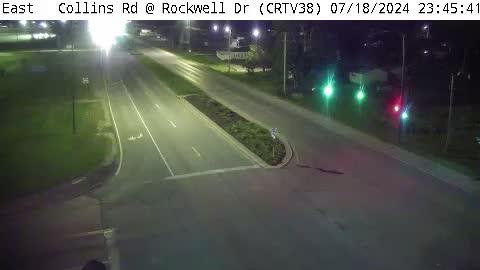 Traffic Cam Cedar Rapids: CR - Collins Rd @ Rockwell Dr NE (38)