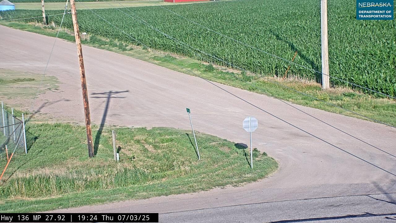 Traffic Cam Alma › East: US 136: North of - East