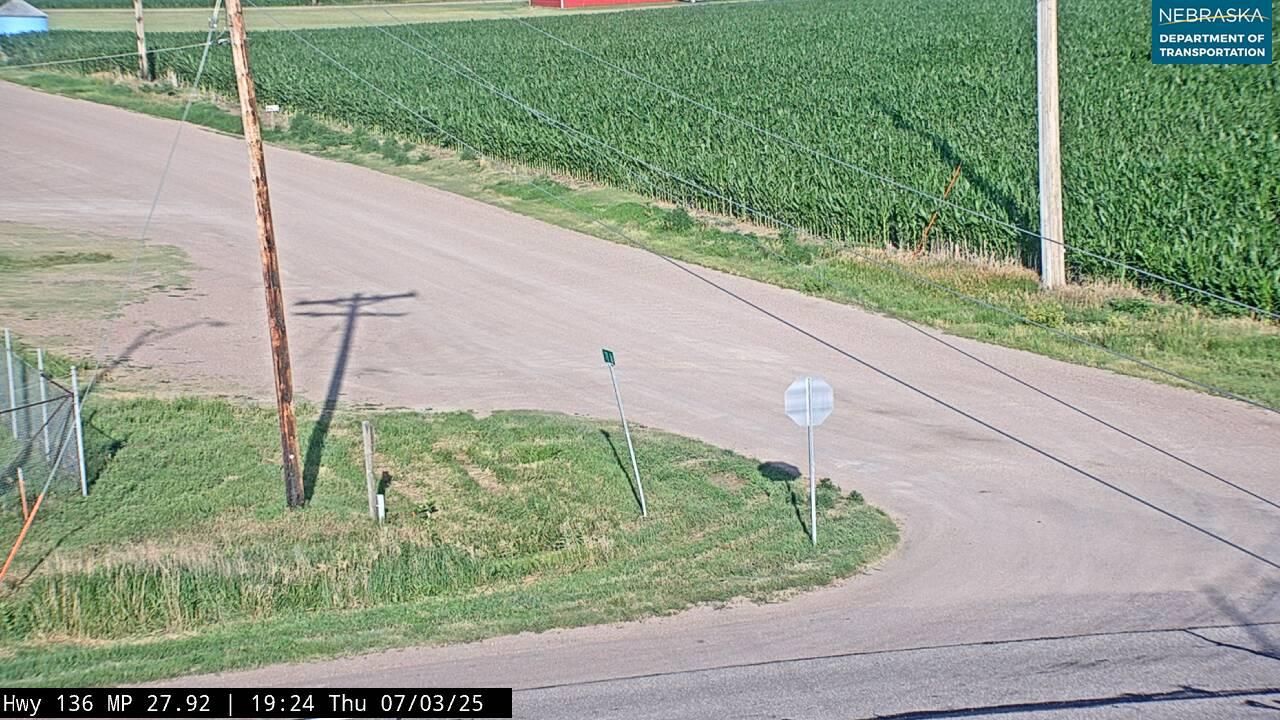 Traffic Cam Alma › East: US 136: North of - East