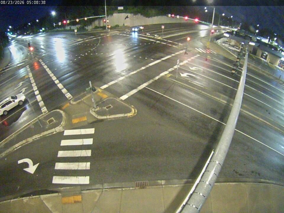 Traffic Cam Deer Park Apartment Homes: Lake Otis & Tudor