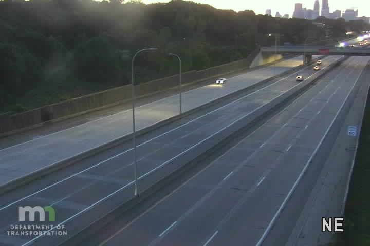 Traffic Cam Cedar-Isles-Dean: I-394: I-394 EB @ Wirth Pkwy