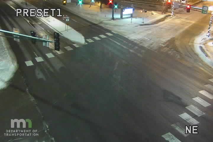 Traffic Cam White Bear Lake: US 61: T.H.61 SB @ 4th St