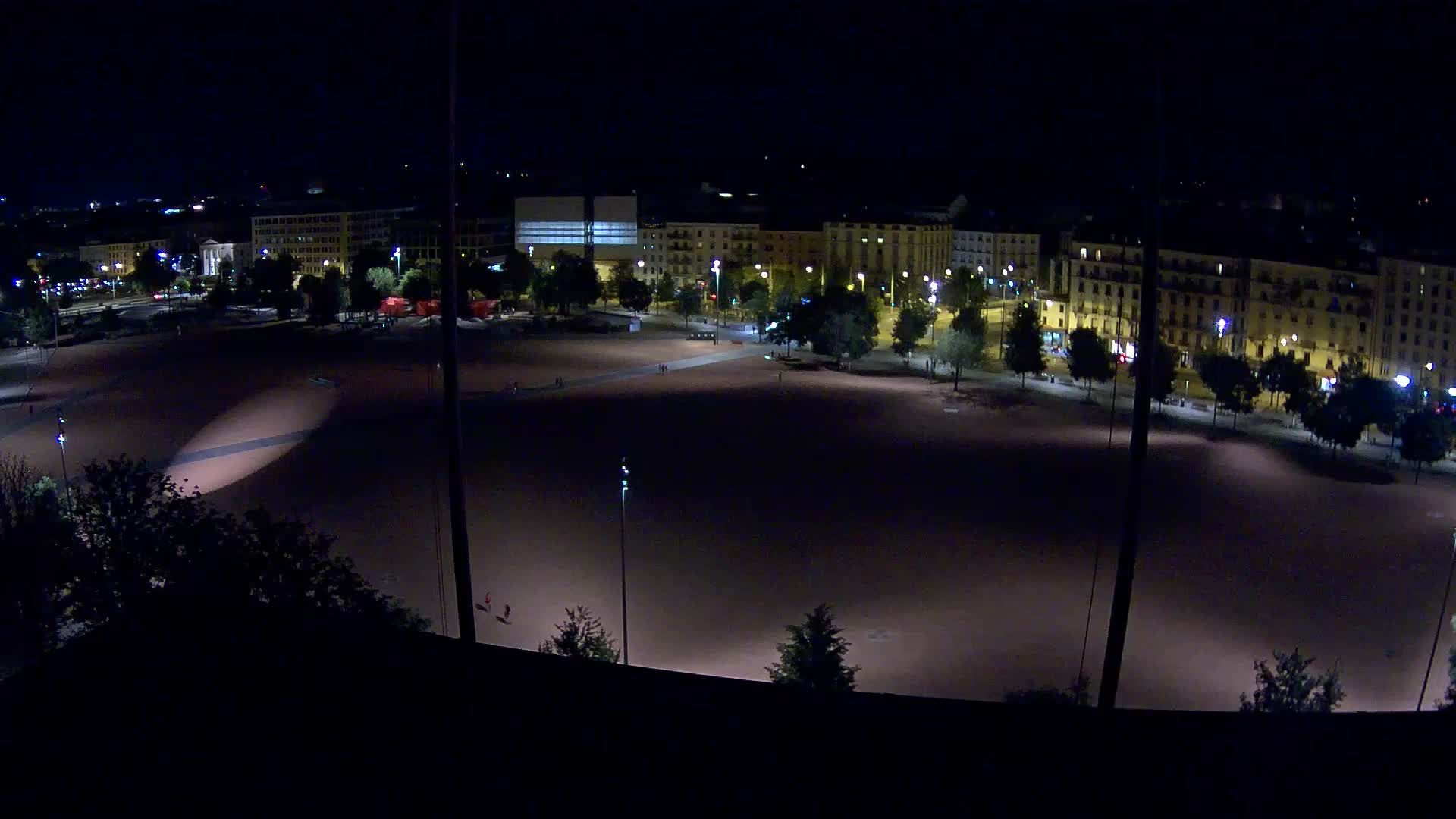 Genf › Nordosten: Genève Home information - Plaine de Plainpalais