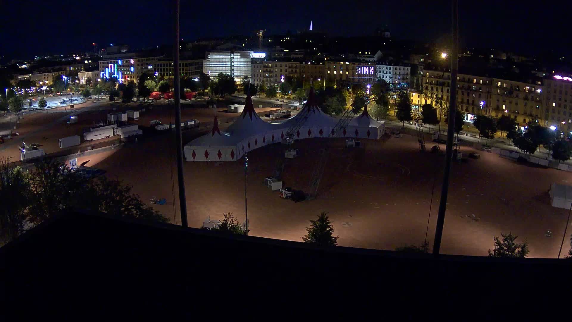 Genf › Nordosten: Genève Home information - Plaine de Plainpalais