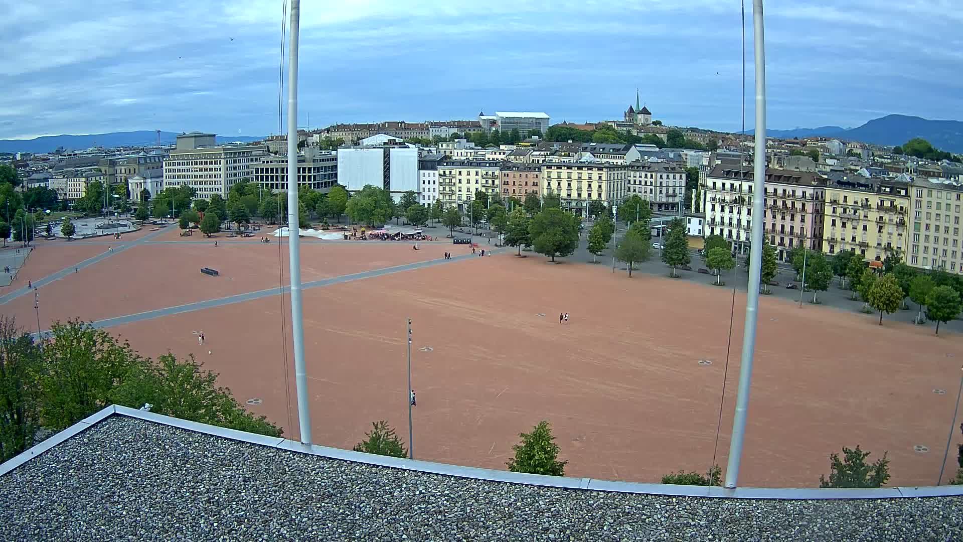 Genf › Nordosten: Genève Home information - Plaine de Plainpalais