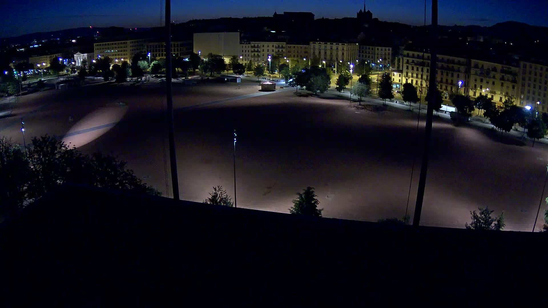 Genf › Nordosten: Genève Home information - Plaine de Plainpalais