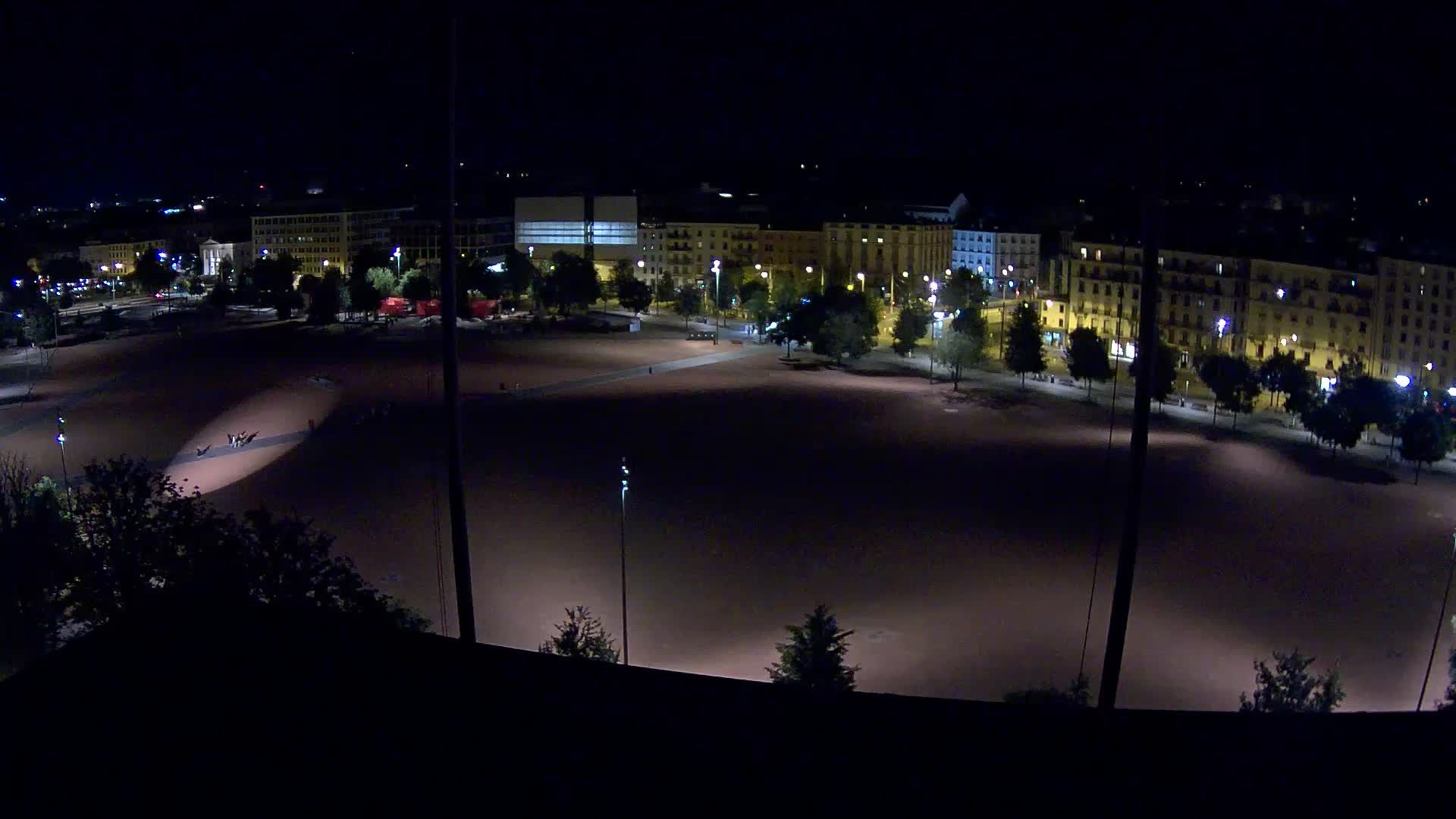 Genf › Nordosten: Genève Home information - Plaine de Plainpalais
