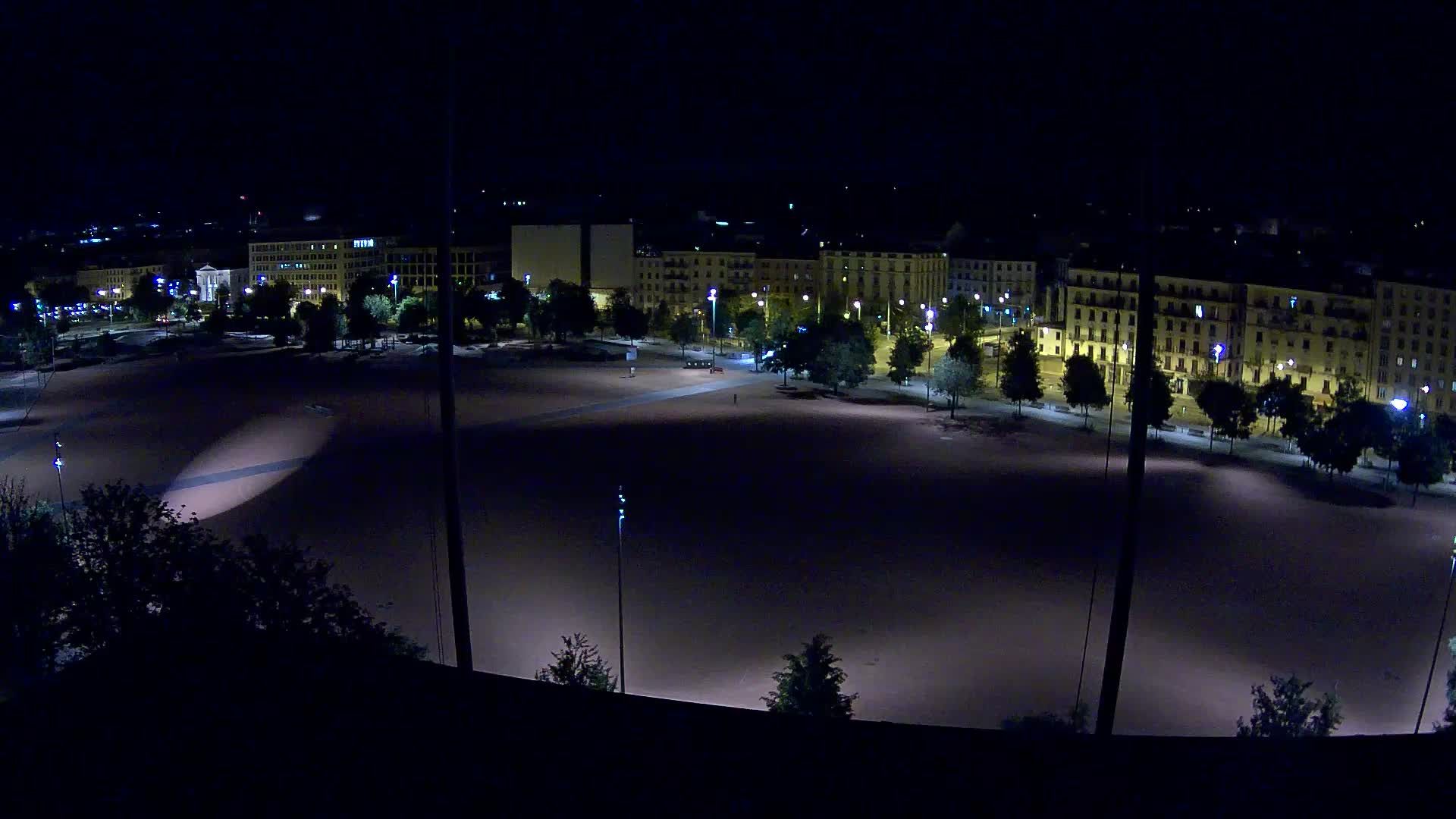 Genf › Nordosten: Genève Home information - Plaine de Plainpalais
