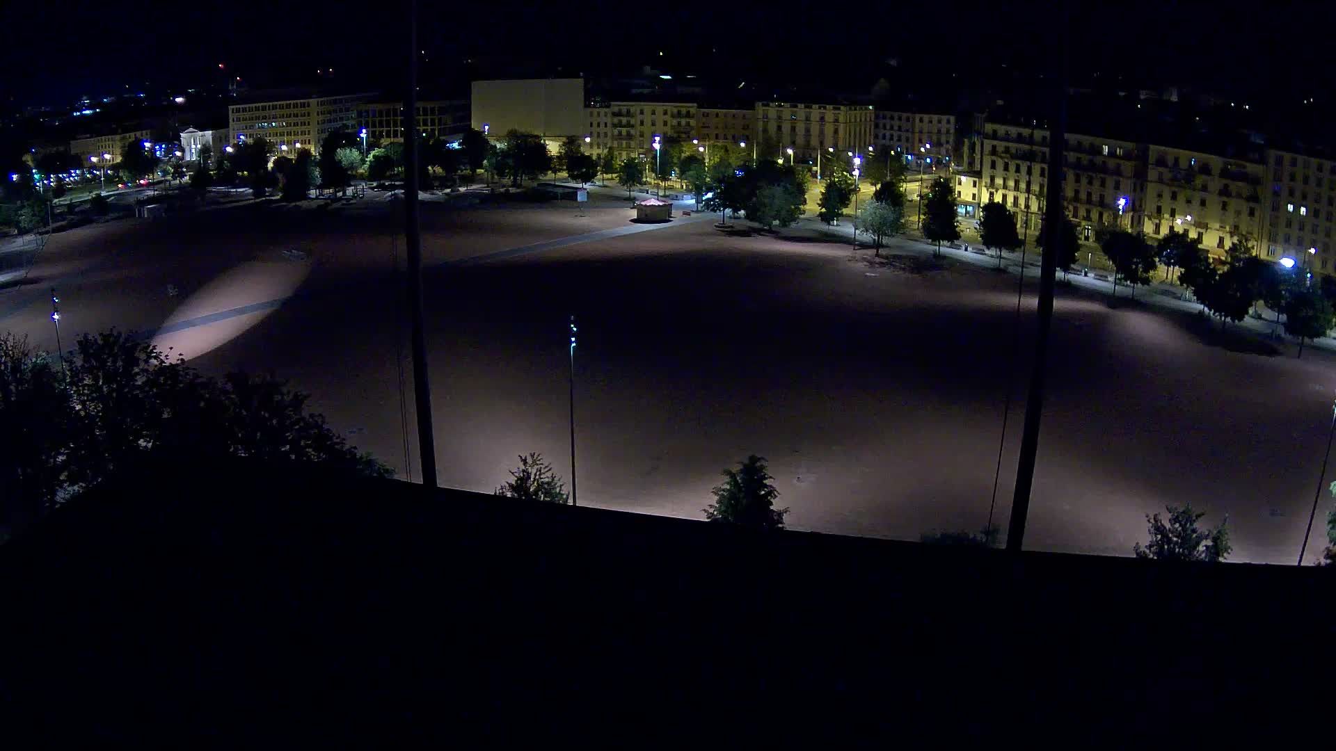 Genf › Nordosten: Genève Home information - Plaine de Plainpalais