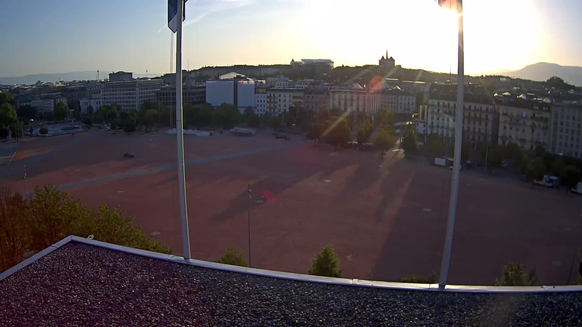 Genf › Nordosten: Genève Home information - Plaine de Plainpalais