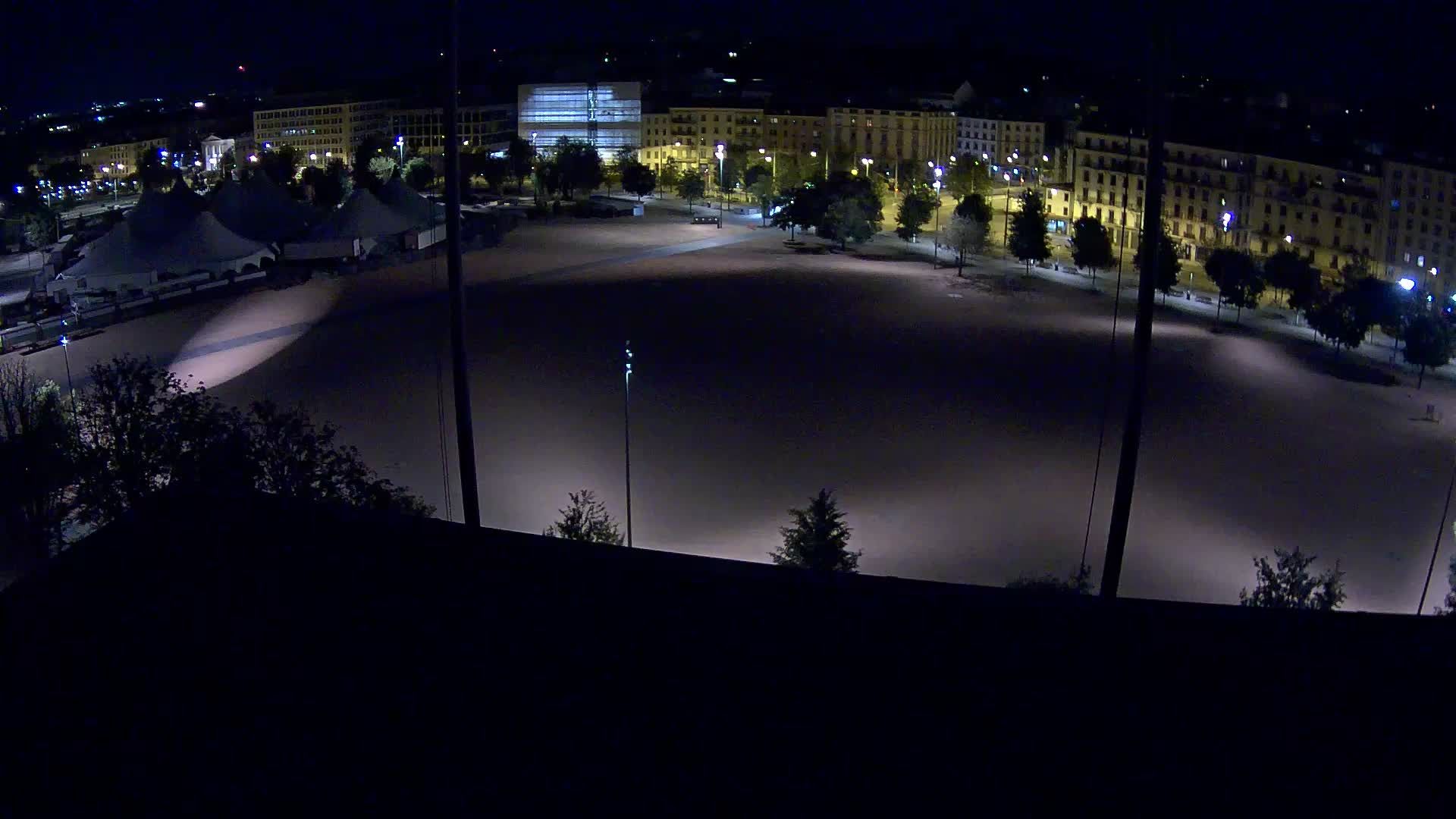 Genf › Nordosten: Genève Home information - Plaine de Plainpalais