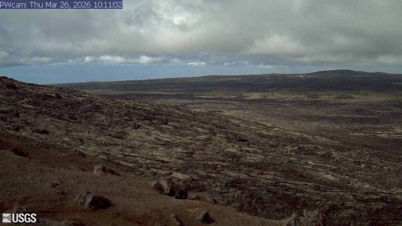 Traffic Cam Volcano CDP: Kīlauea Volcano, Puʻu ʻŌʻō West Flank from Puʻu ʻŌʻō