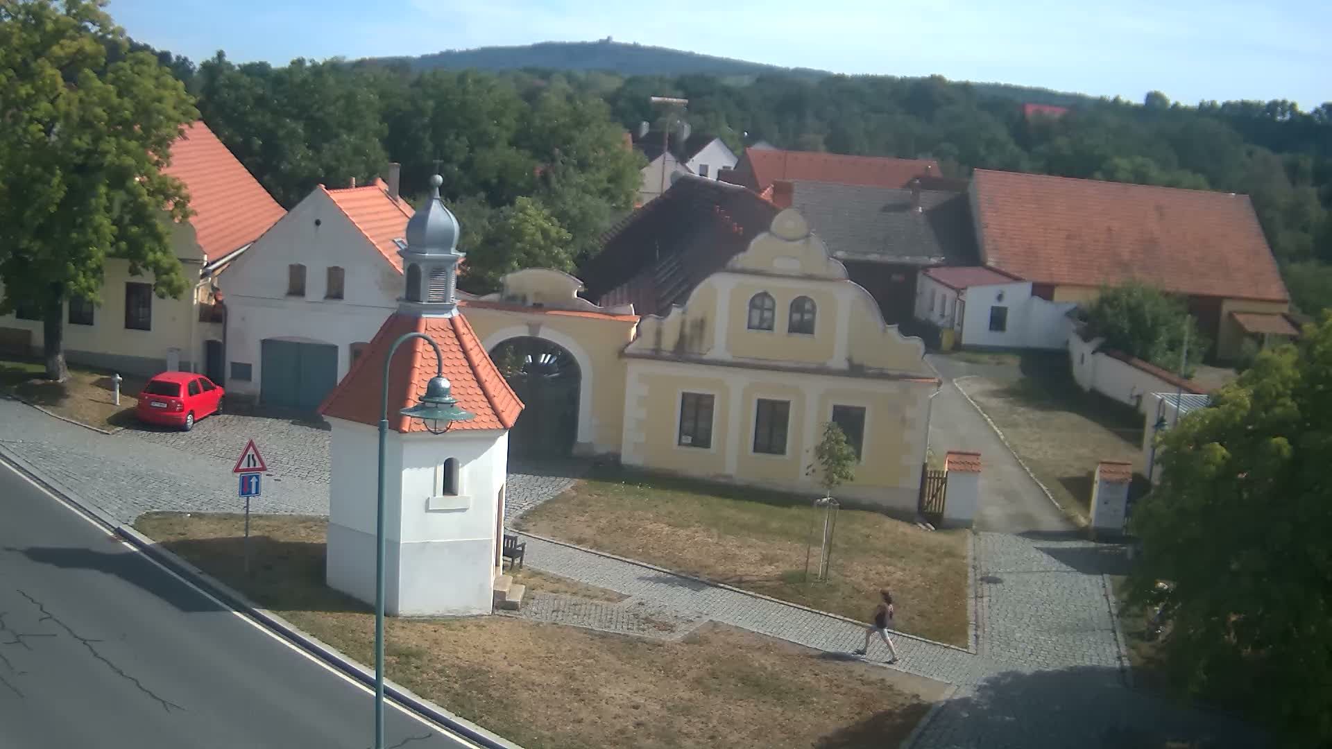 Traffic Cam Plzen › West: Koterovská náves