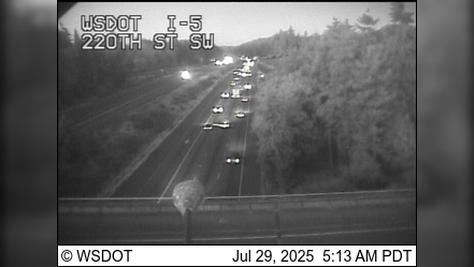 Traffic Cam Lynnwood: I-5 at MP 179.2: 220th St SW