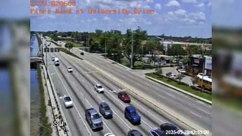 Traffic Cam Pembroke Pines: Pines Blvd at University Drive