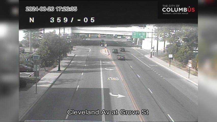 Traffic Cam Columbus: City of - Cleveland Ave at Grove St