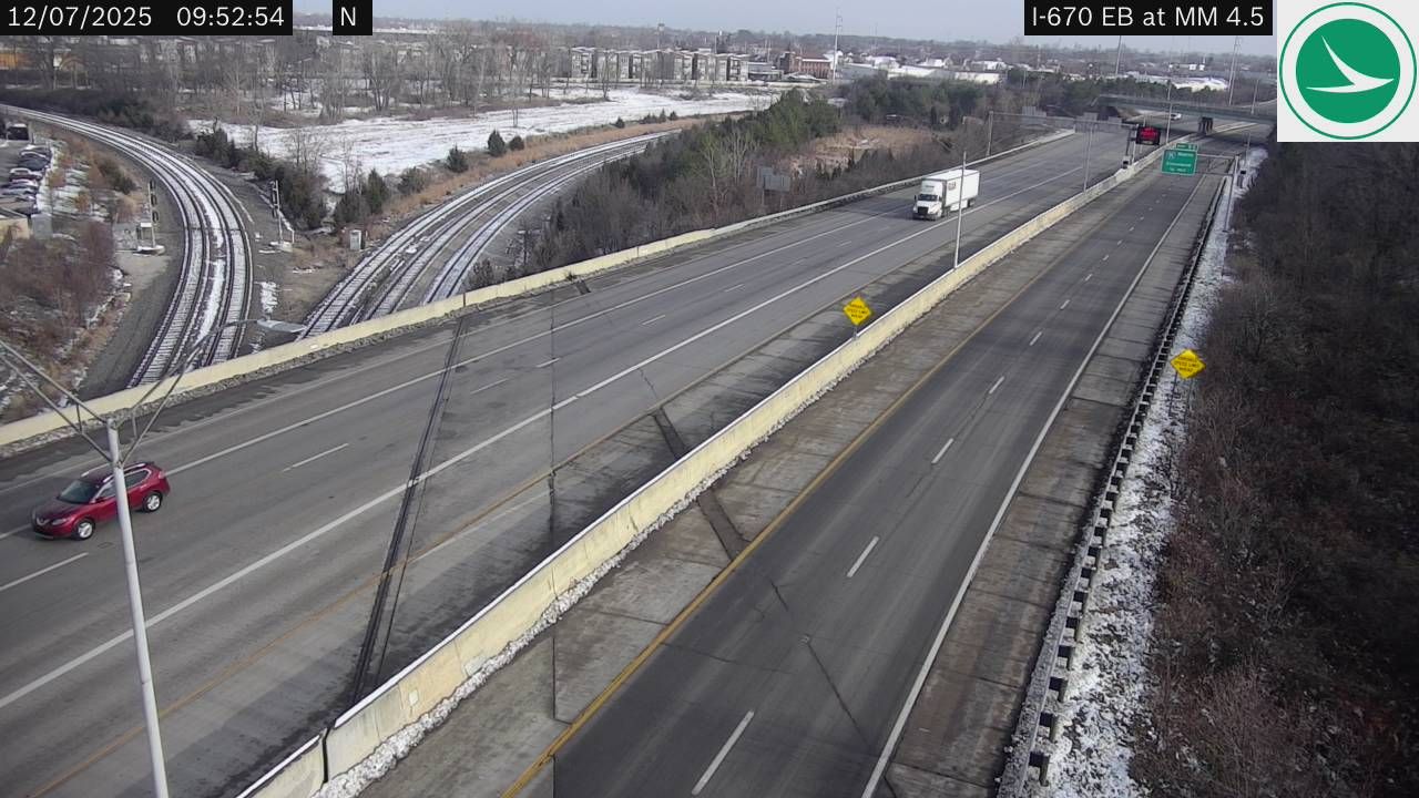 Traffic Cam Fort Hayes: I-670 EB at MM 4.5