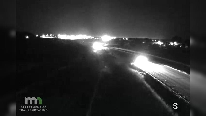 Traffic Cam Clinton Falls: I-35 NB (MP 46.50)