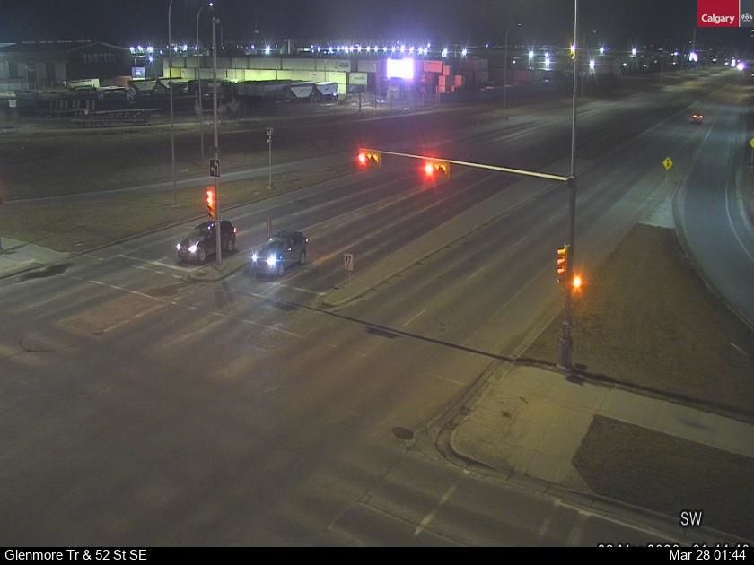 Traffic Cam South Foothills: Glenmore Trail - 52 Street SE