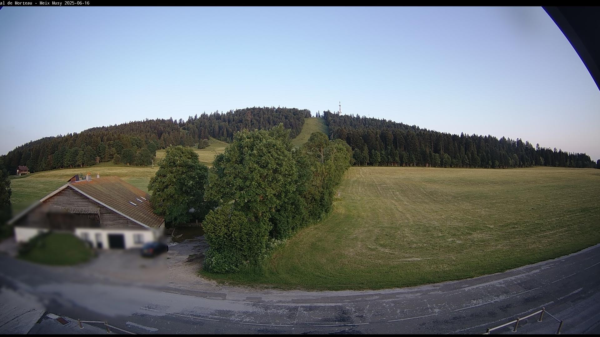 Montlebon: Capturing Nature and Cityscape Webcam