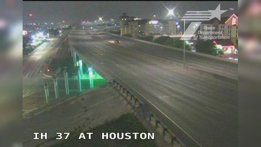 Traffic Cam San Antonio › South: IH 37 at Houston