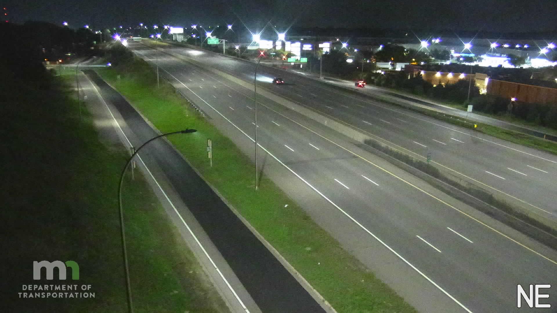 Traffic Cam Minneapolis: I-35W: I-35W SB @ Industrial Blvd