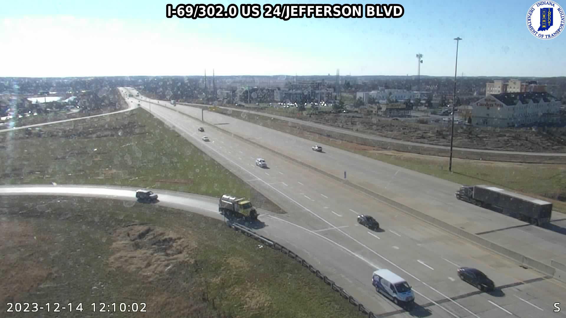 Traffic Cam Fort Wayne: I-69: I-69/302.0 US 24/JEFFERSON BLVD