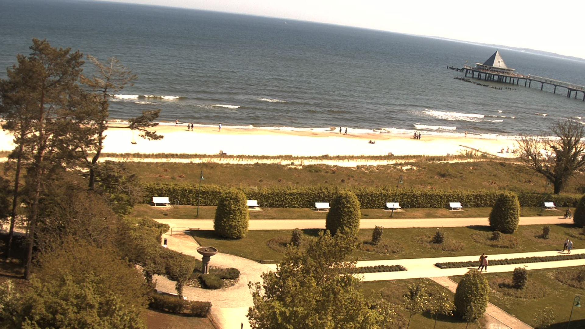 Windy: Webcams - Heringsdorf: Strandhotel Ostseeblick - Blick auf die  Seebrücke - Insel Usedom