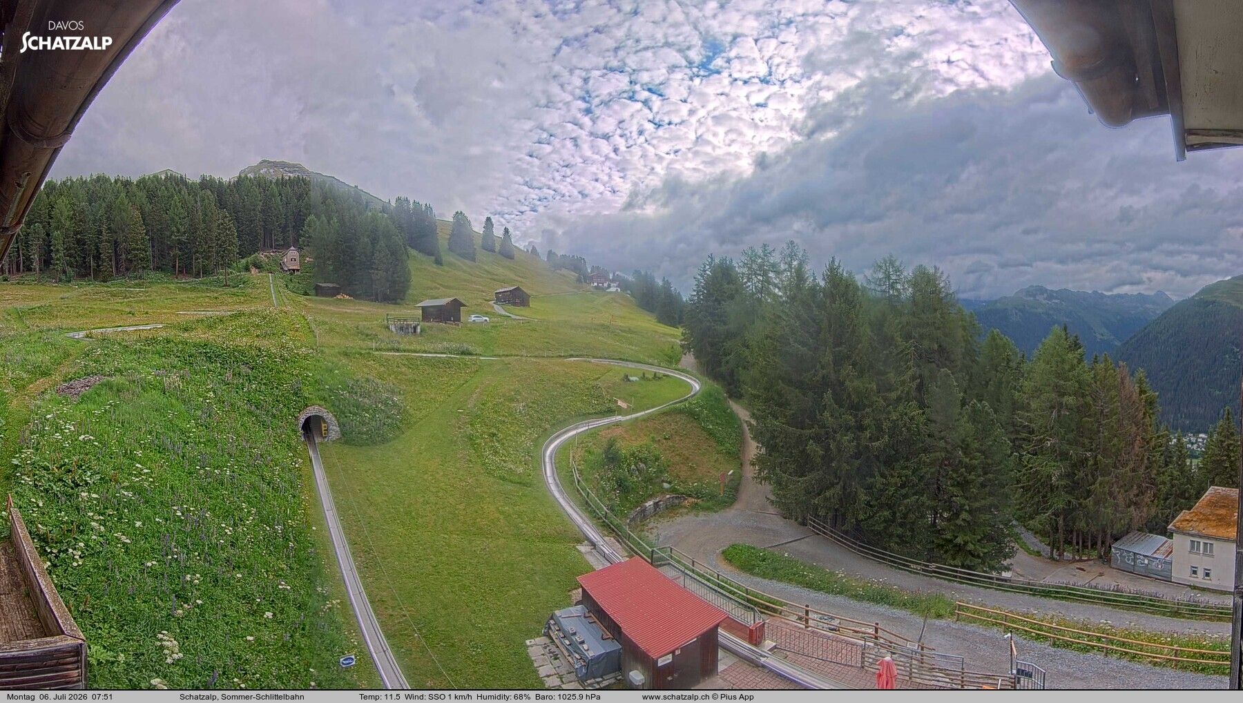 Davos: Sommer-Schlittelbahn, Blick zur Strelaalp