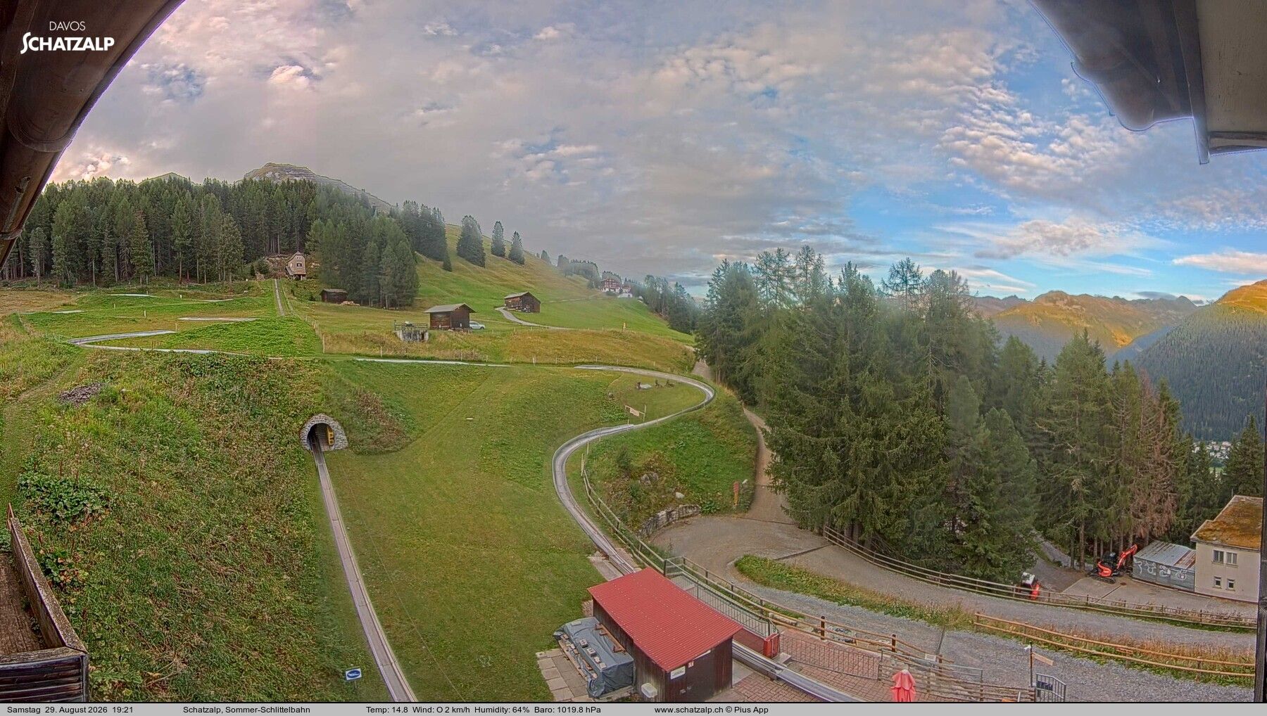 Davos: Sommer-Schlittelbahn, Blick zur Strelaalp
