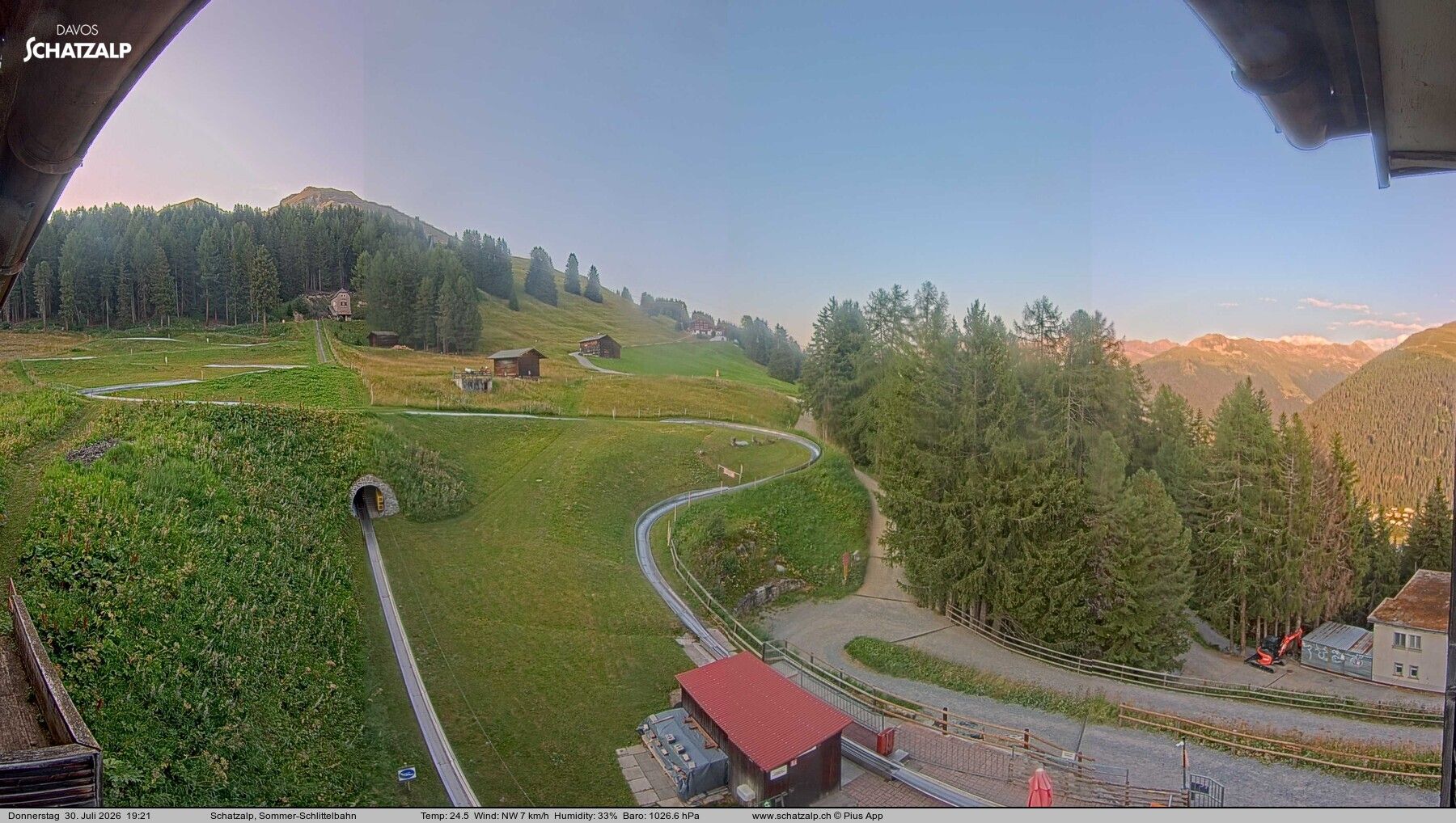 Davos: Sommer-Schlittelbahn, Blick zur Strelaalp