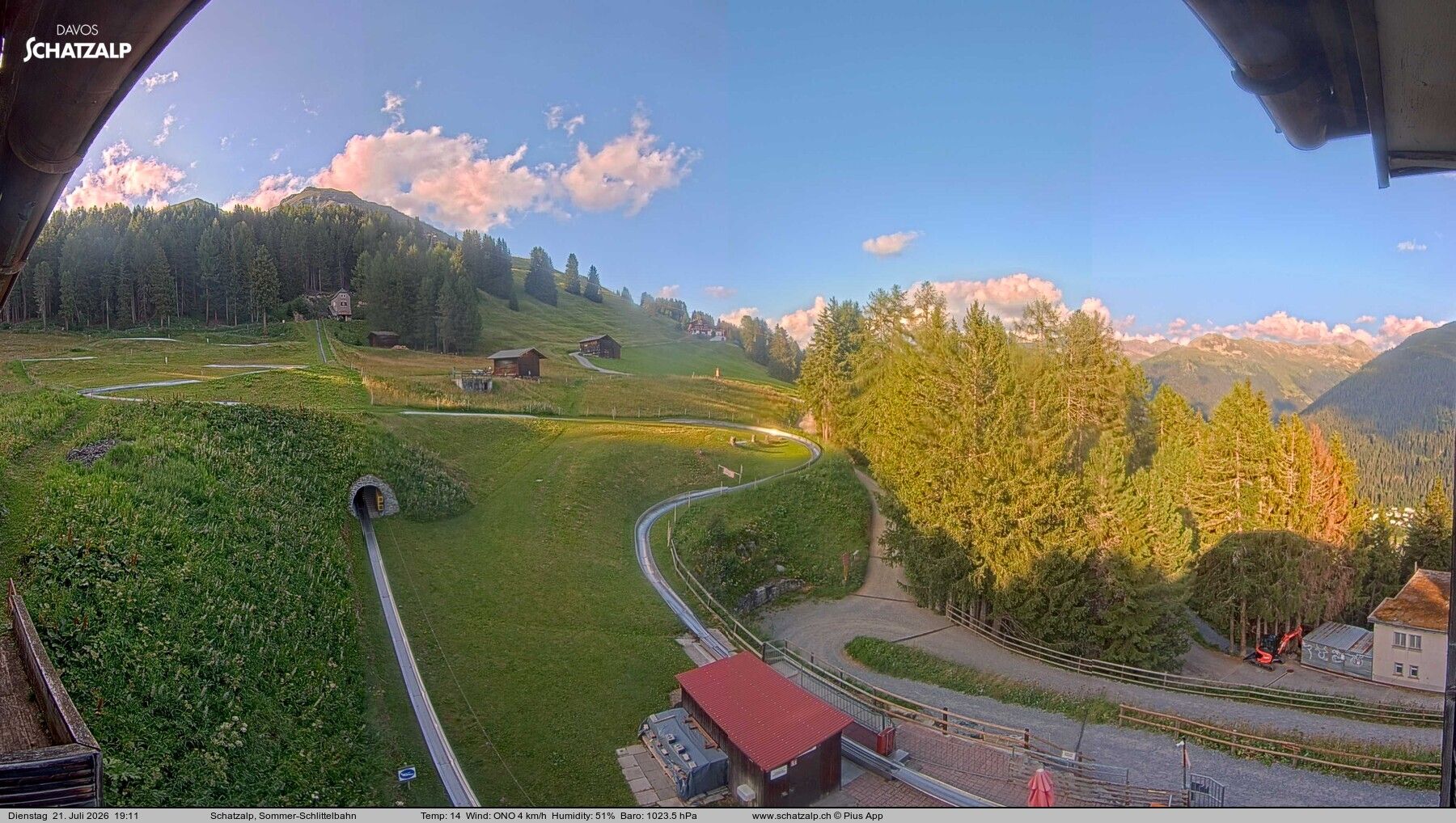 Davos: Sommer-Schlittelbahn, Blick zur Strelaalp