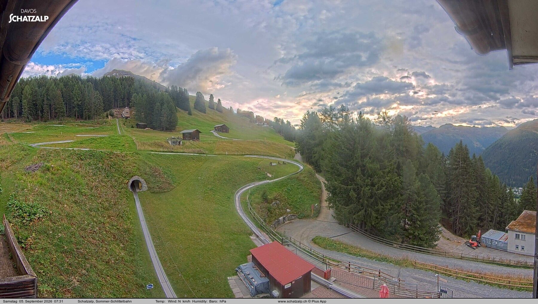 Davos: Sommer-Schlittelbahn, Blick zur Strelaalp
