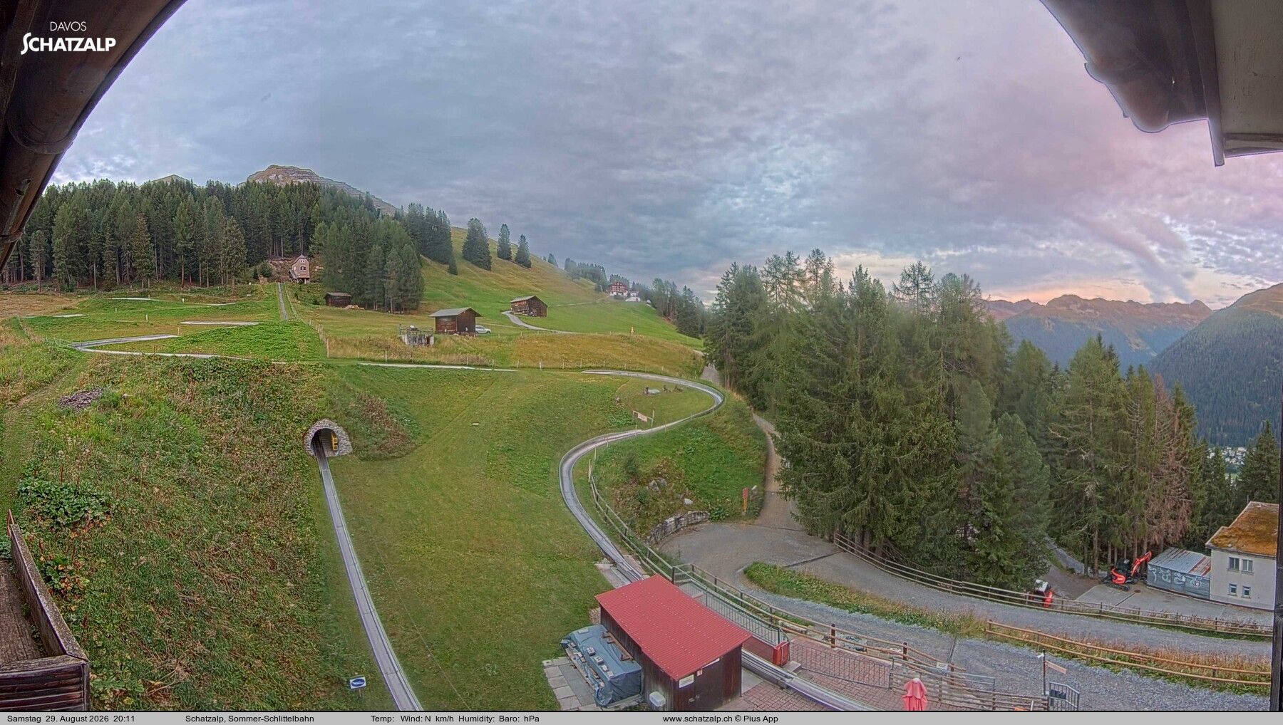 Davos: Sommer-Schlittelbahn, Blick zur Strelaalp