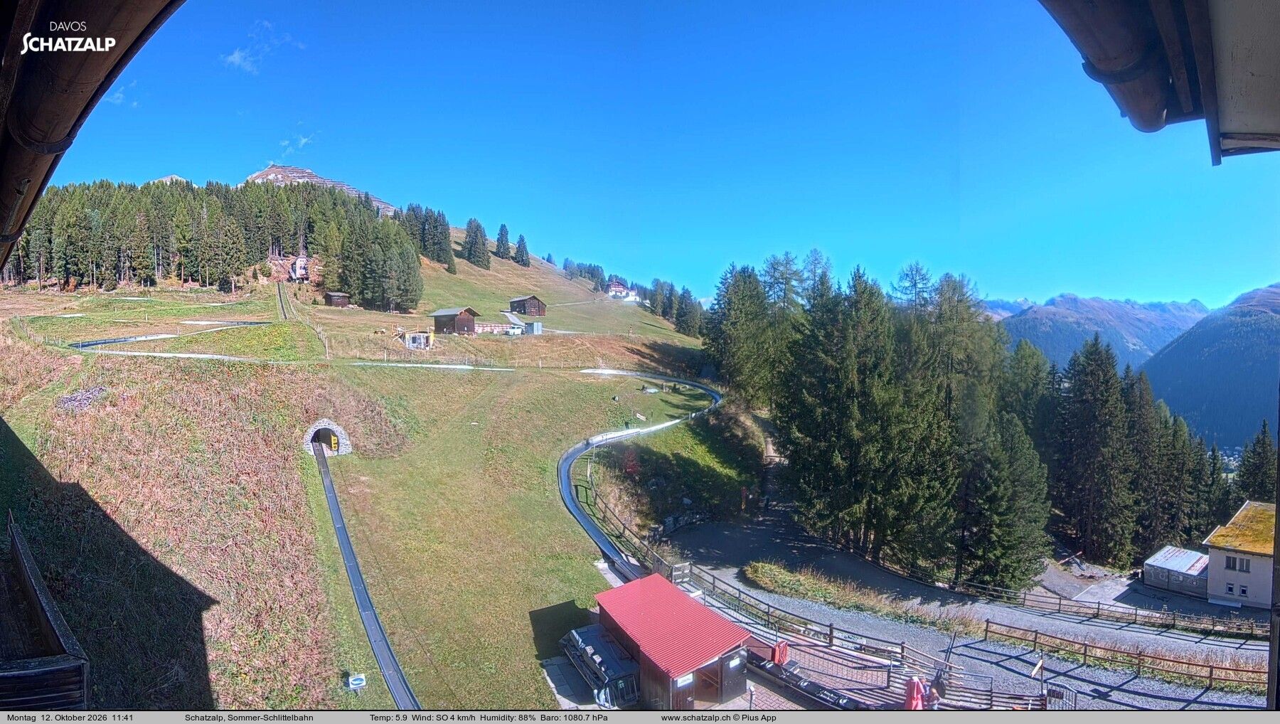 Davos: Sommer-Schlittelbahn, Blick zur Strelaalp