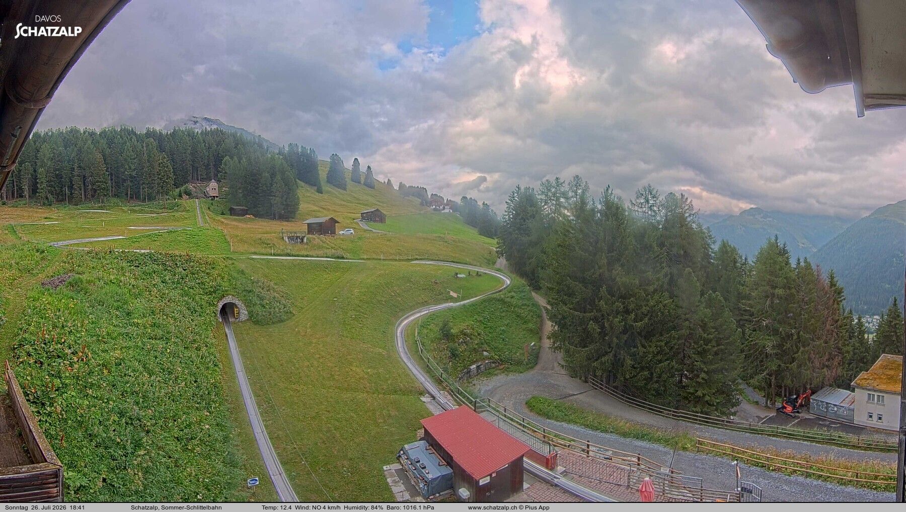 Davos: Sommer-Schlittelbahn, Blick zur Strelaalp