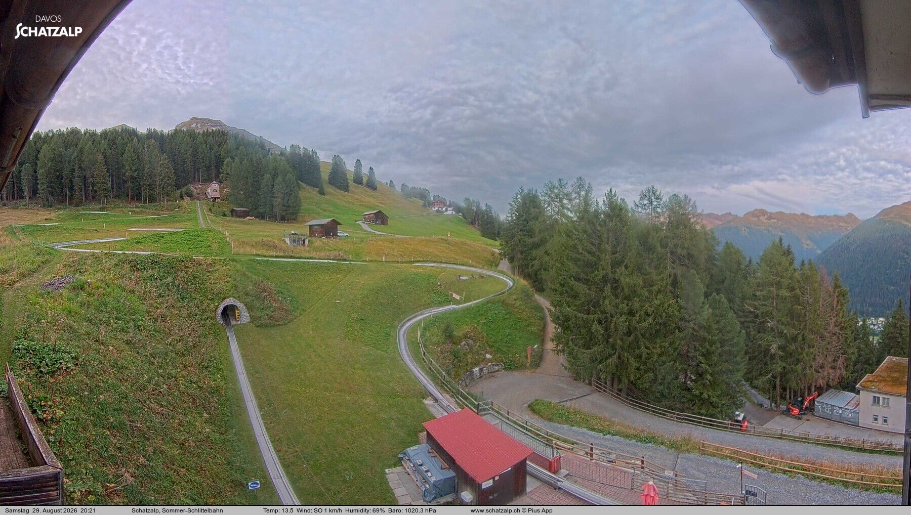 Davos: Sommer-Schlittelbahn, Blick zur Strelaalp