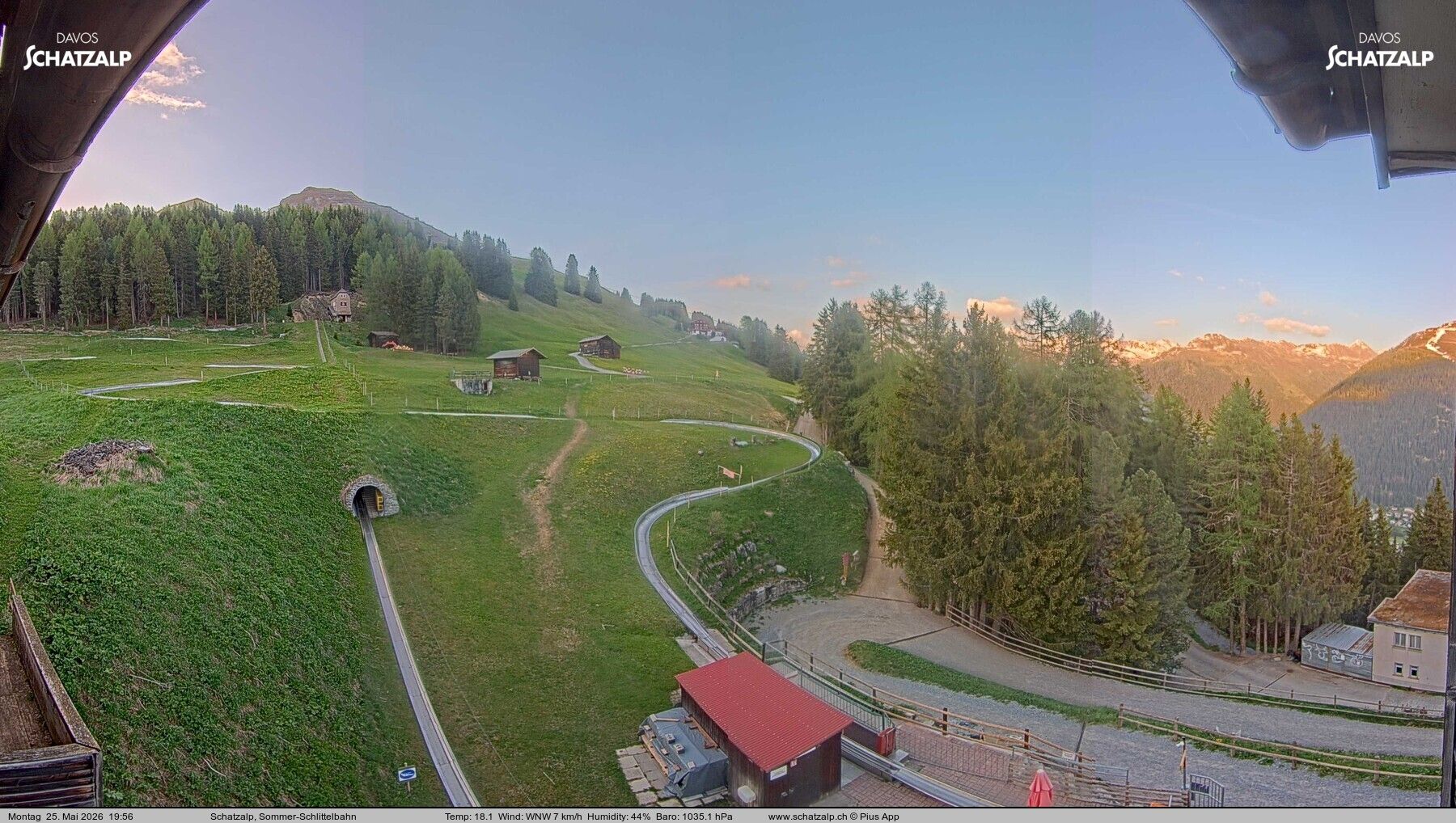 Davos: Sommer-Schlittelbahn, Blick zur Strelaalp