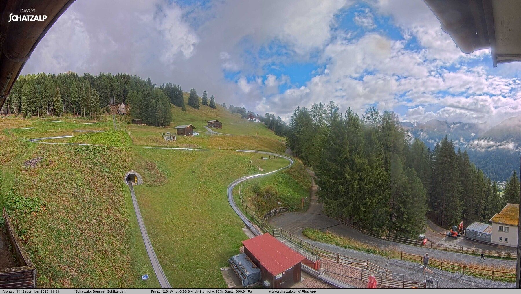 Davos: Sommer-Schlittelbahn, Blick zur Strelaalp