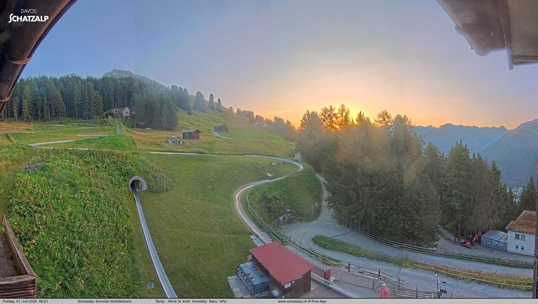 Davos: Sommer-Schlittelbahn, Blick zur Strelaalp