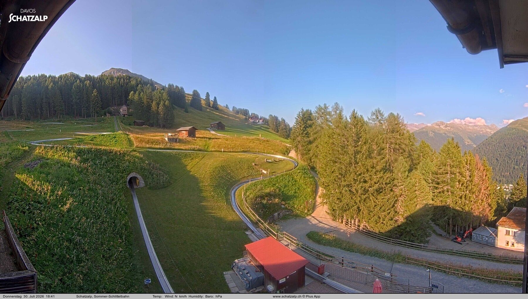 Davos: Sommer-Schlittelbahn, Blick zur Strelaalp