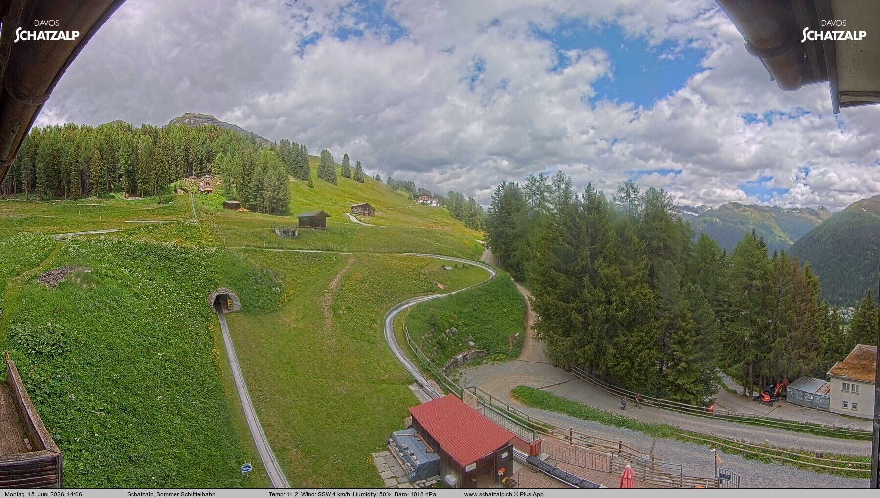 Davos: Sommer-Schlittelbahn, Blick zur Strelaalp