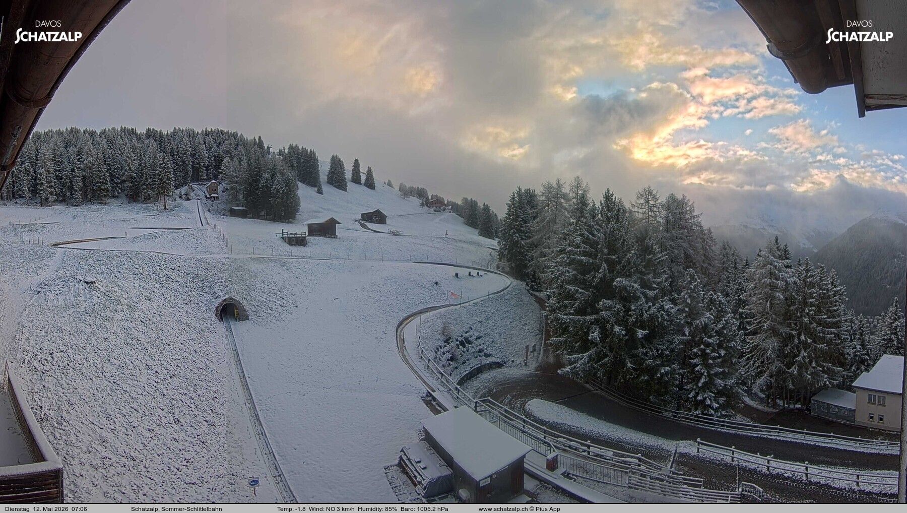 Davos: Sommer-Schlittelbahn, Blick zur Strelaalp