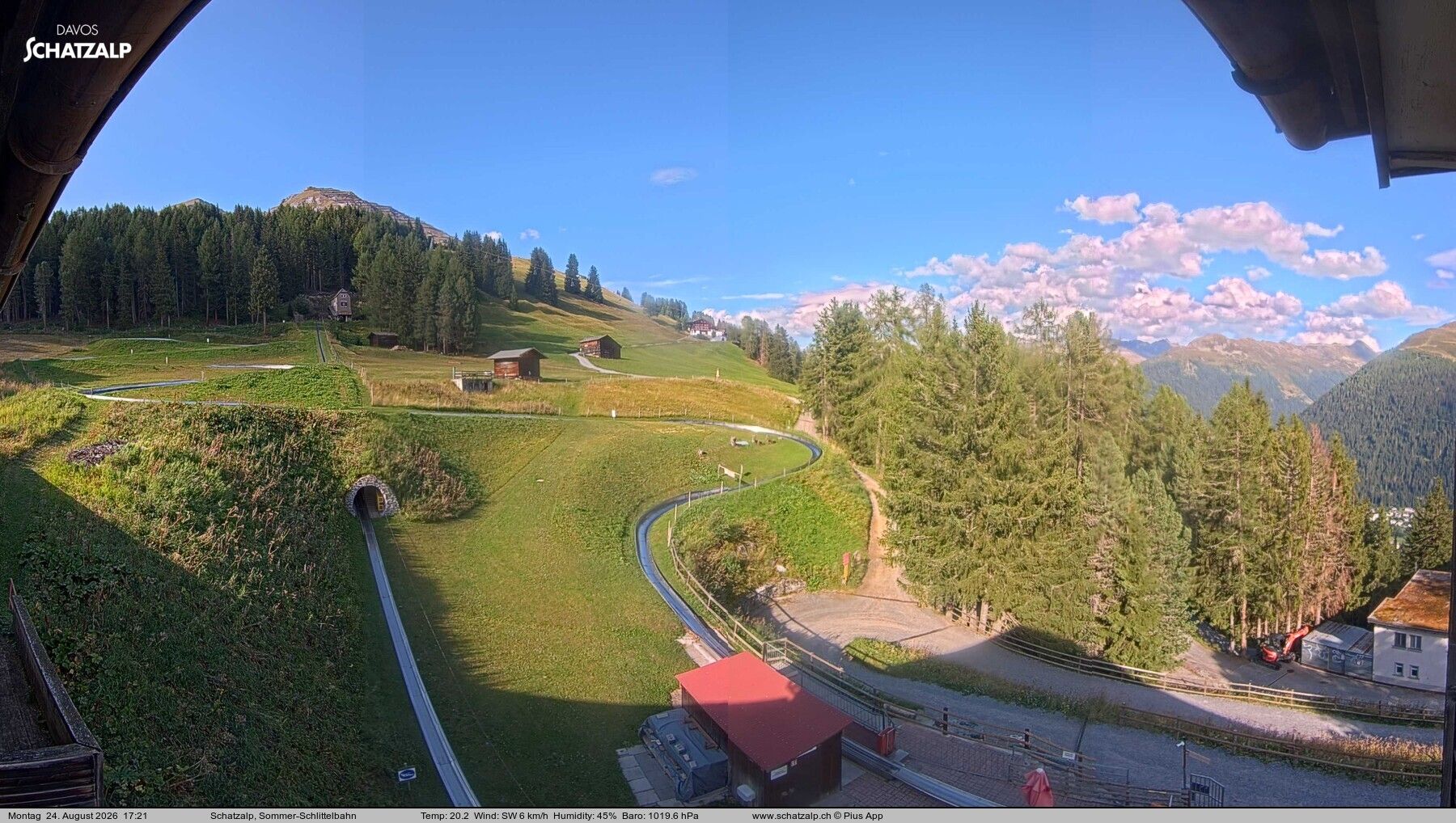 Davos: Sommer-Schlittelbahn, Blick zur Strelaalp