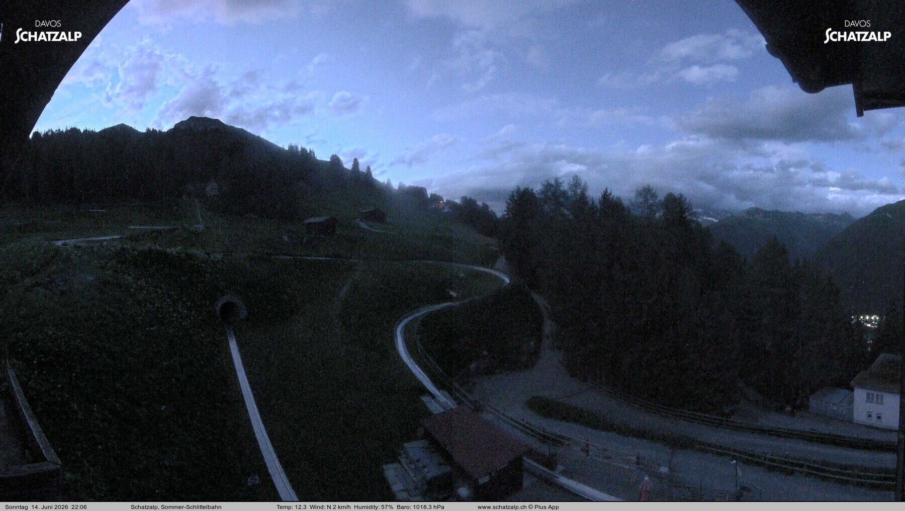 Davos: Sommer-Schlittelbahn, Blick zur Strelaalp