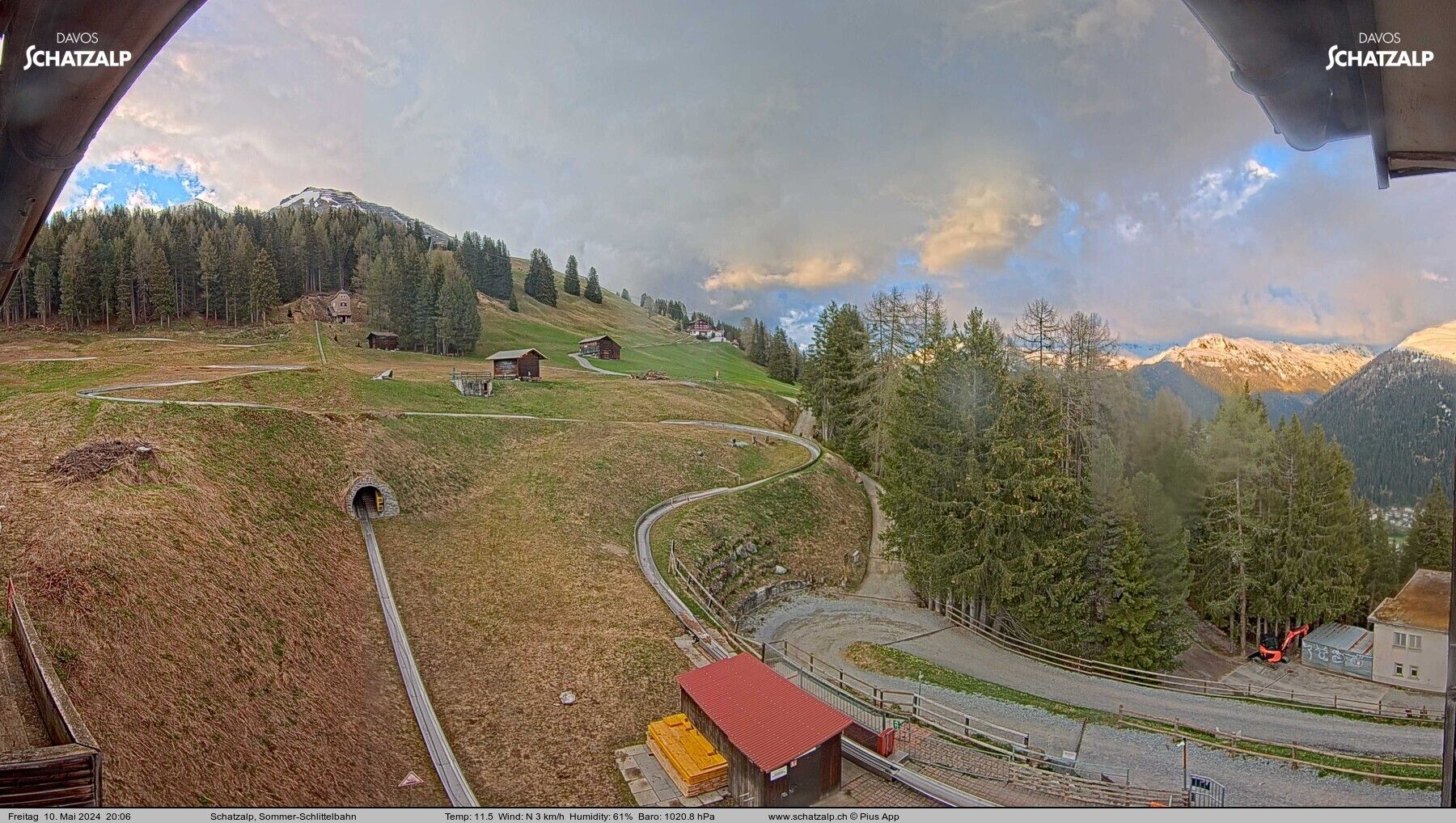 Davos: Sommer-Schlittelbahn, Blick zur Strelaalp