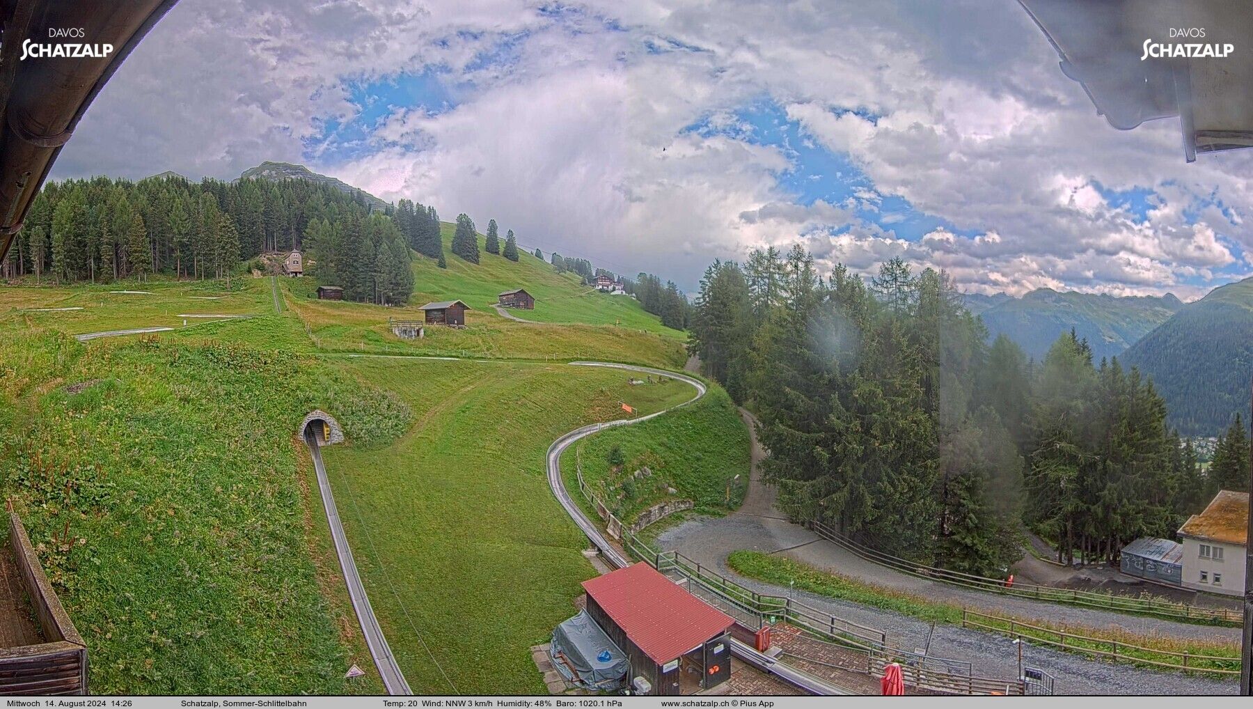 Davos: Sommer-Schlittelbahn, Blick zur Strelaalp