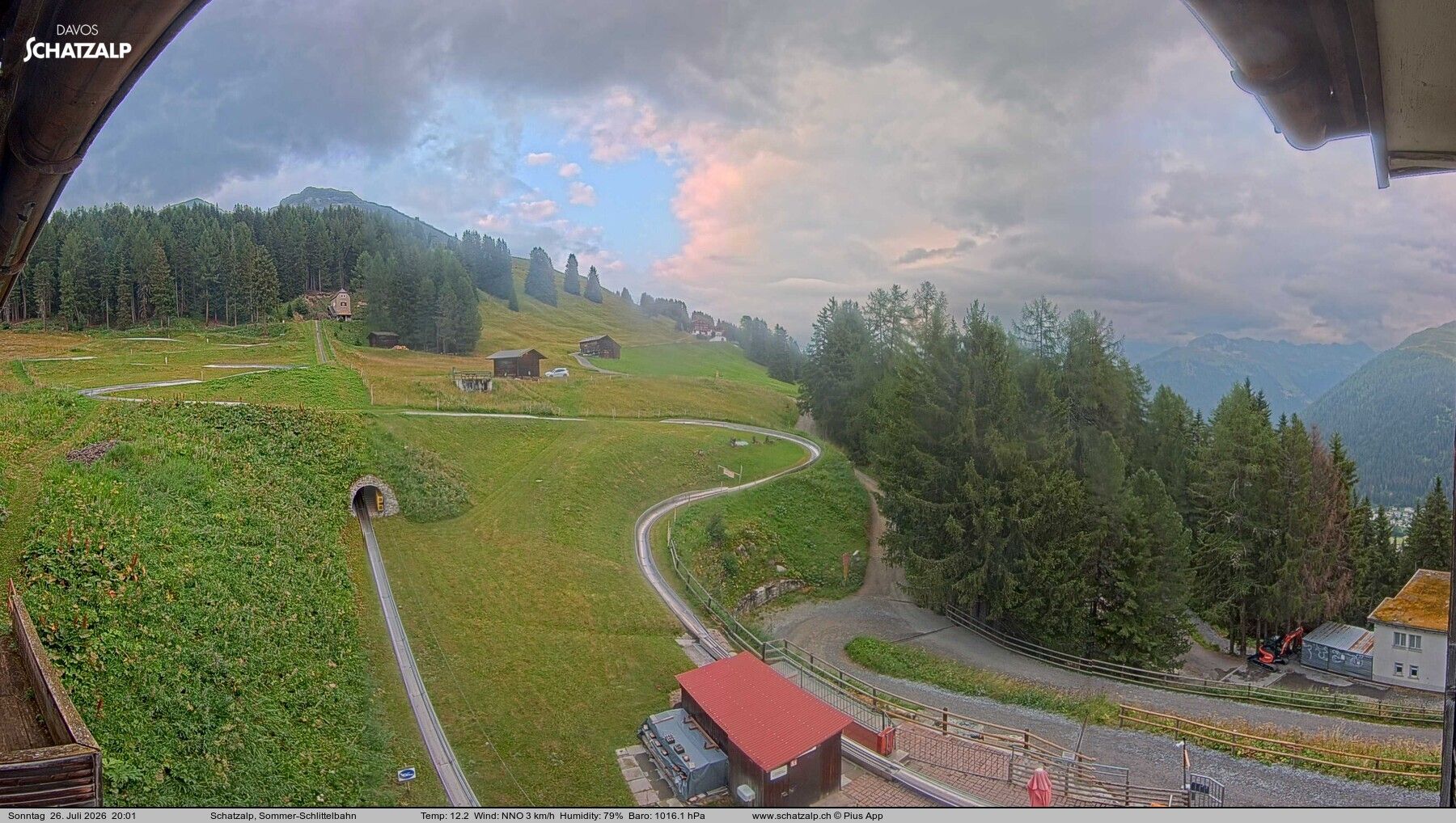 Davos: Sommer-Schlittelbahn, Blick zur Strelaalp